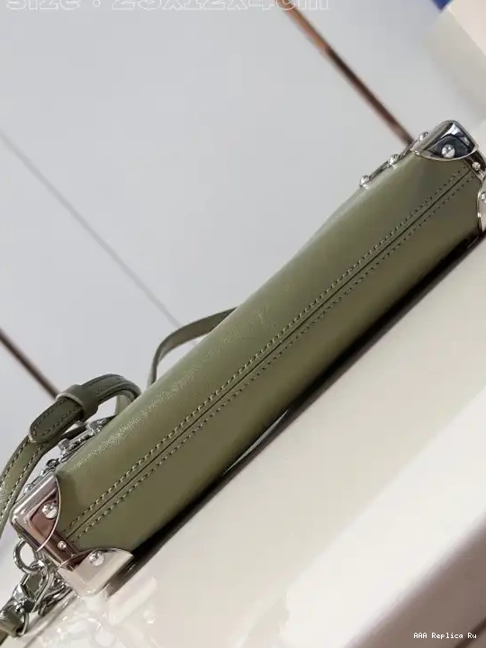 AAA Pruses Bags Trunk-23*12*4CM Slim Louis Vuitton 0611